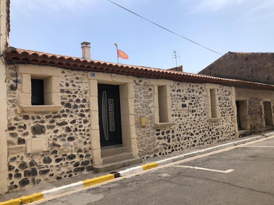 Maison De Village Avec Patio Holiday home *